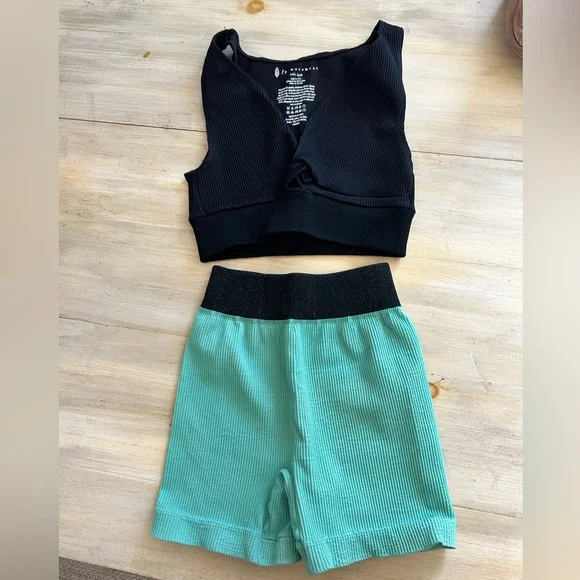 FP Movement set Prajna Crop Top and prajna shorts set XS/S